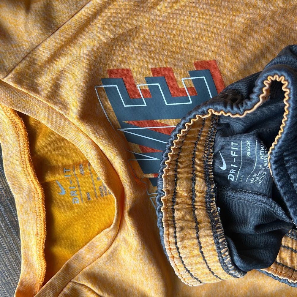 Toddler Matching sets 4T - Picture 4 of 4